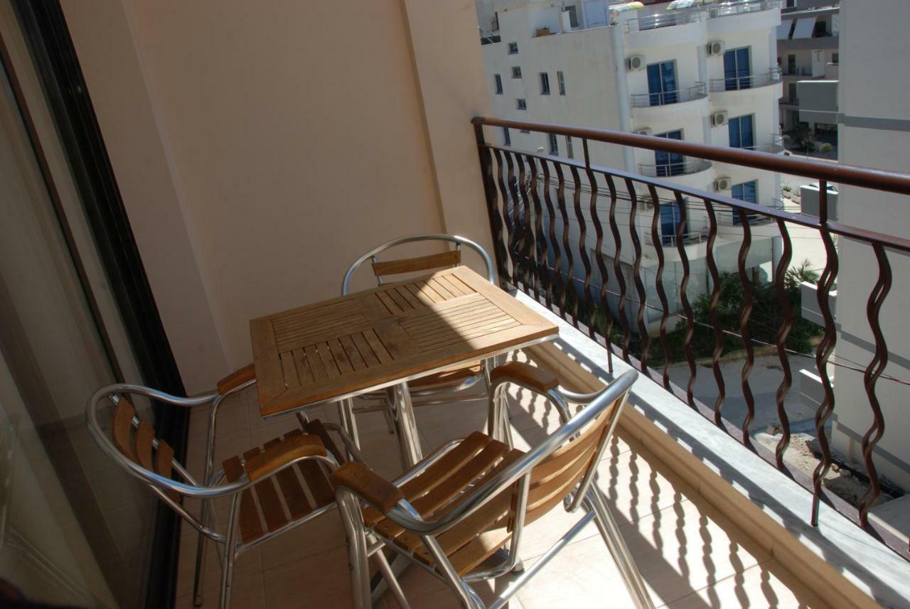 Nikos Hotel And Apartments Sarandë Exterior foto